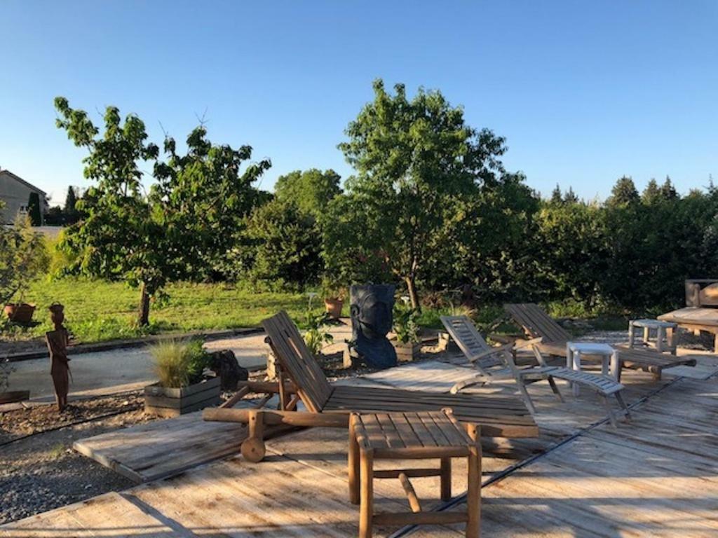 Bed and Breakfast Mas A Cheval-Blanc En Provence Exterior foto